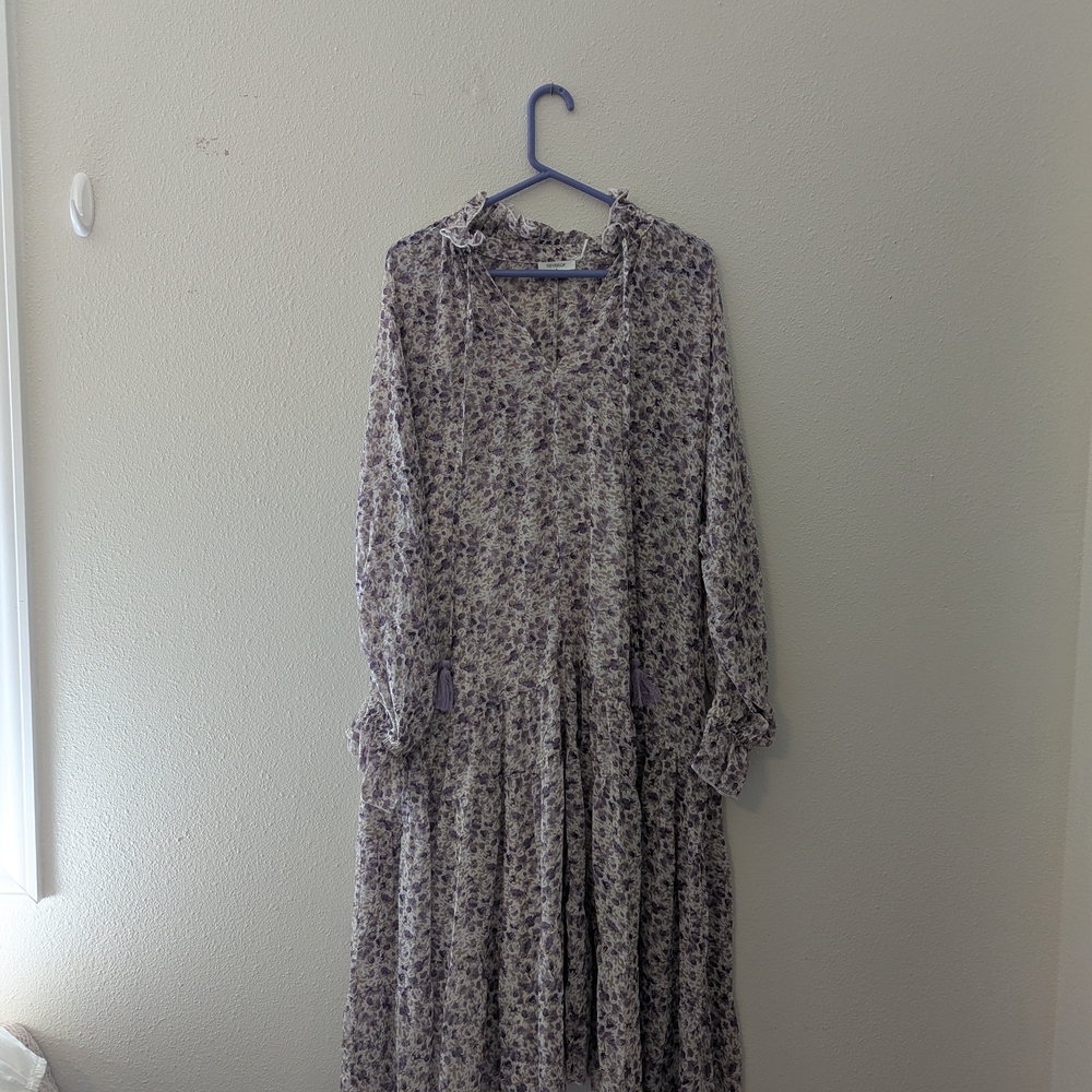 Chic Long Sleeve Floral Dress in Lavender